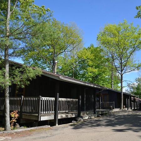 Log Cabin Inn Parry Sound Eksteriør bilde